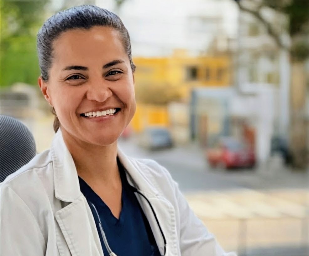 Dra. Karina Lopez - Odontóloga especialista en endodoncia en UltraDental Lima